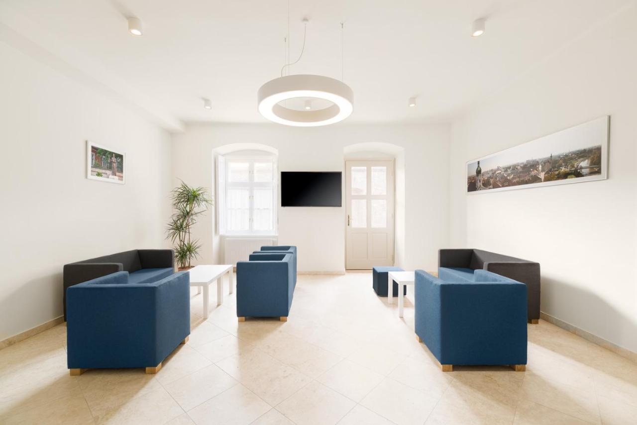 Domus Peregrini Apartmanok Gyor Exterior photo